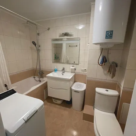 уютная 6 фонтана, 15 мин аркадия Apartment Odesa